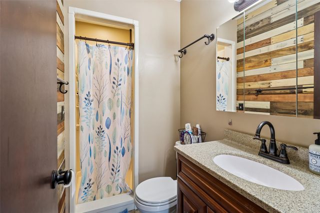 1008 Robin Glen Drive, Indianola, IA 50125