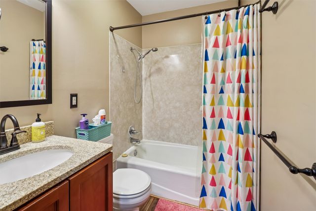 1008 Robin Glen Drive, Indianola, IA 50125