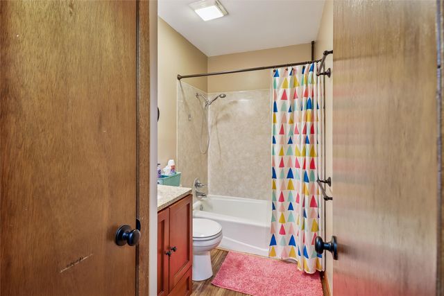 1008 Robin Glen Drive, Indianola, IA 50125