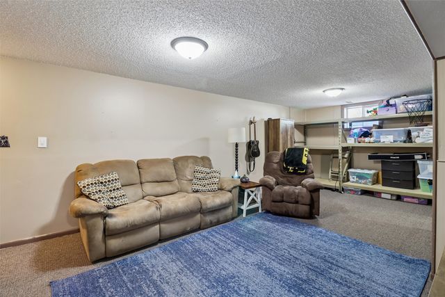 1008 Robin Glen Drive, Indianola, IA 50125