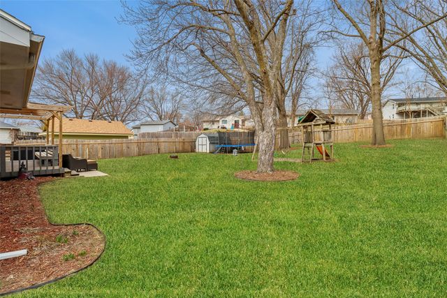 1008 Robin Glen Drive, Indianola, IA 50125