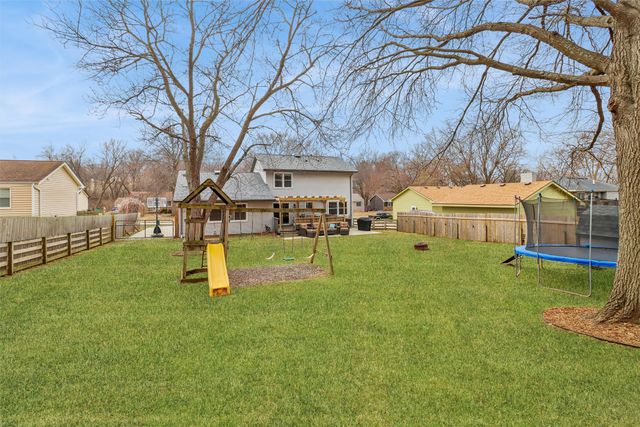 1008 Robin Glen Drive, Indianola, IA 50125