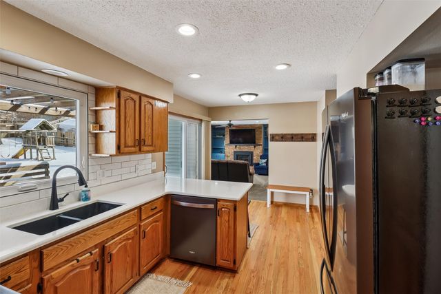 1008 Robin Glen Drive, Indianola, IA 50125