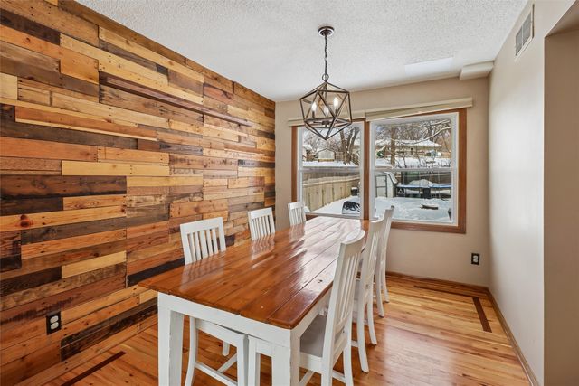 1008 Robin Glen Drive, Indianola, IA 50125