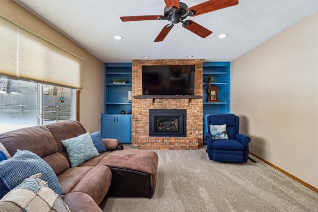 1008 Robin Glen Drive, Indianola, IA 50125