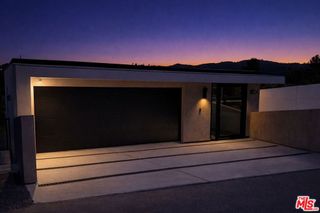 5134 Medina Road, Woodland Hills, CA 91364