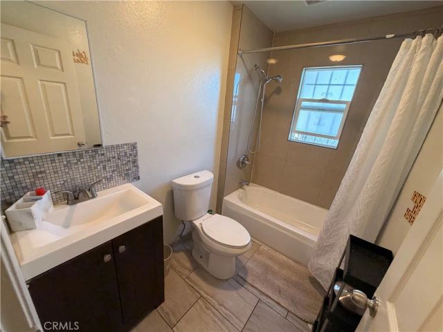 536 W 42nd Street, Los Angeles, CA 90037