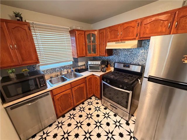 536 W 42nd Street, Los Angeles, CA 90037