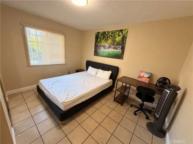 536 W 42nd Street, Los Angeles, CA 90037