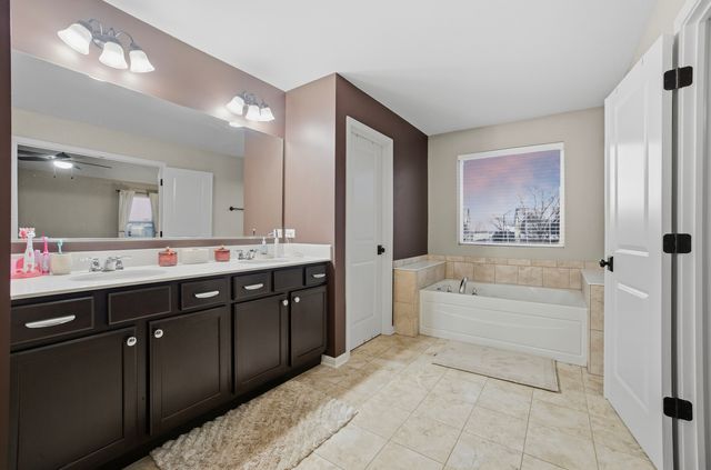 7811 Bellflower Lane, Joliet, IL 60431