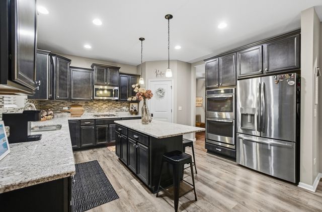 7811 Bellflower Lane, Joliet, IL 60431