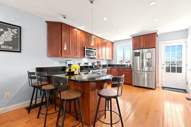 453 E 6th St, Boston, MA 02127