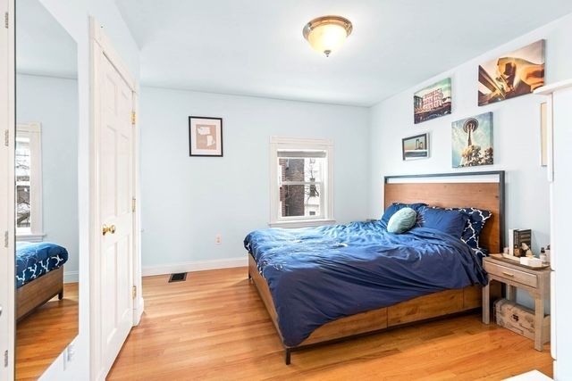 453 E 6th St, Boston, MA 02127