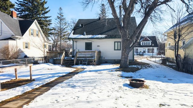 820 11th Street N, Fargo, ND 58102