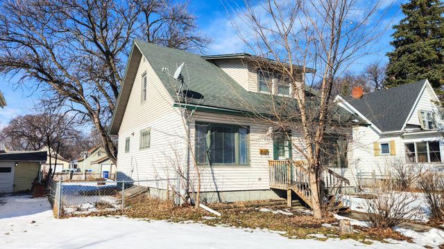820 11th Street N, Fargo, ND 58102