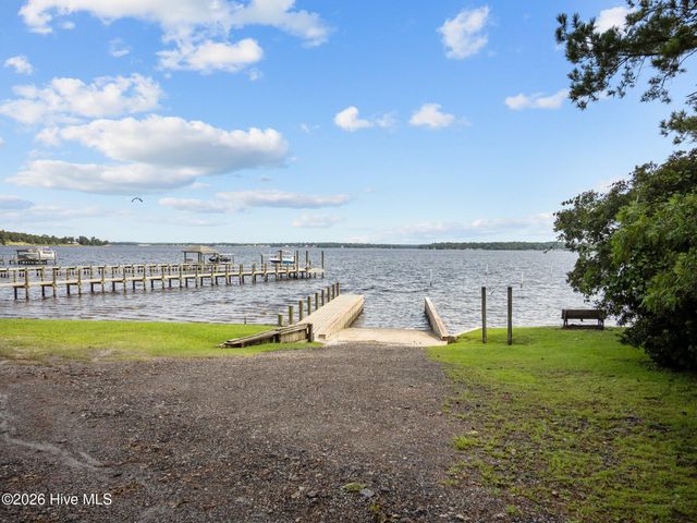 135 Otway Burns Drive, Swansboro, NC 28584