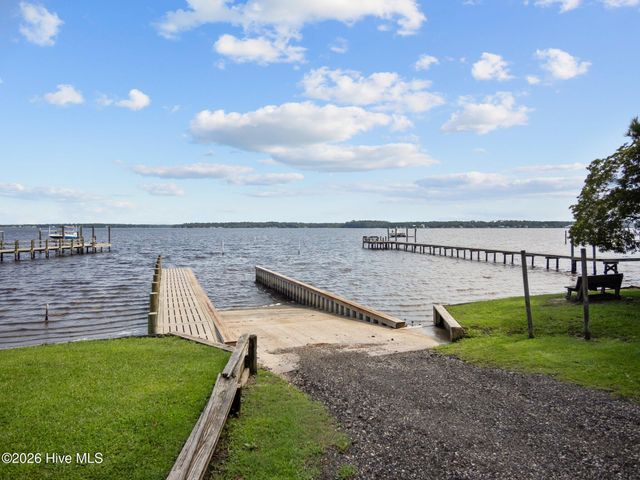 135 Otway Burns Drive, Swansboro, NC 28584