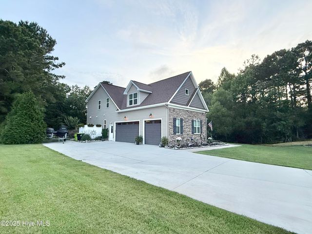 135 Otway Burns Drive, Swansboro, NC 28584