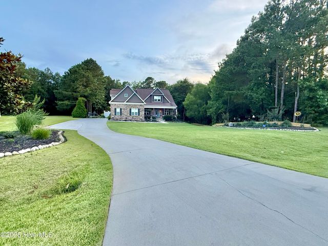 135 Otway Burns Drive, Swansboro, NC 28584