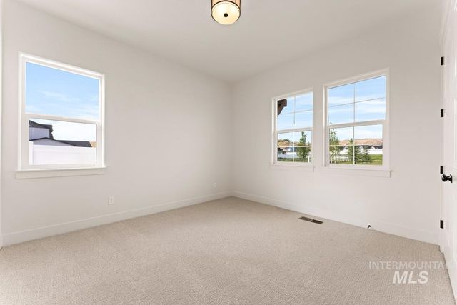 21852 Appaloosa Ave, Star, ID 83669