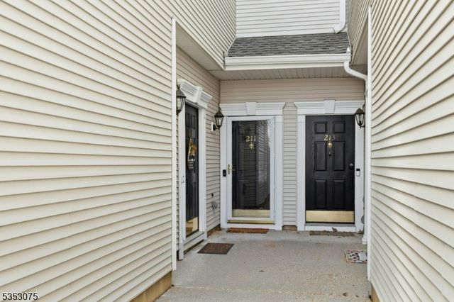211 Swanstrom Place E 211, Union Twp., NJ 07083