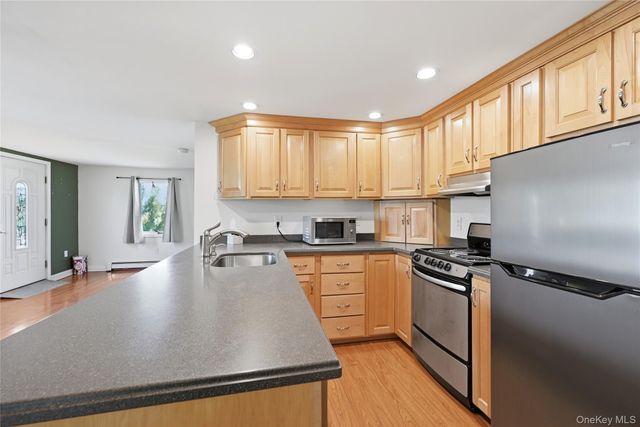 18 Marwood Place, Stony Brook, NY 11790