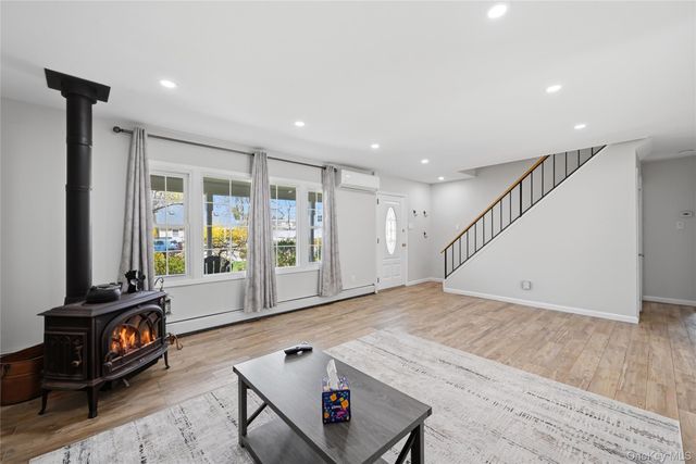 18 Marwood Place, Stony Brook, NY 11790