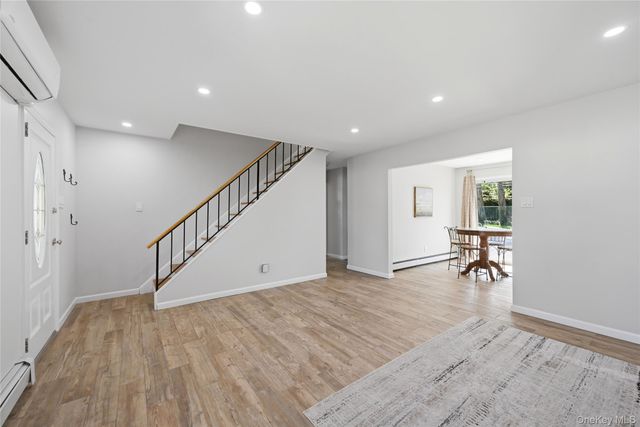 18 Marwood Place, Stony Brook, NY 11790