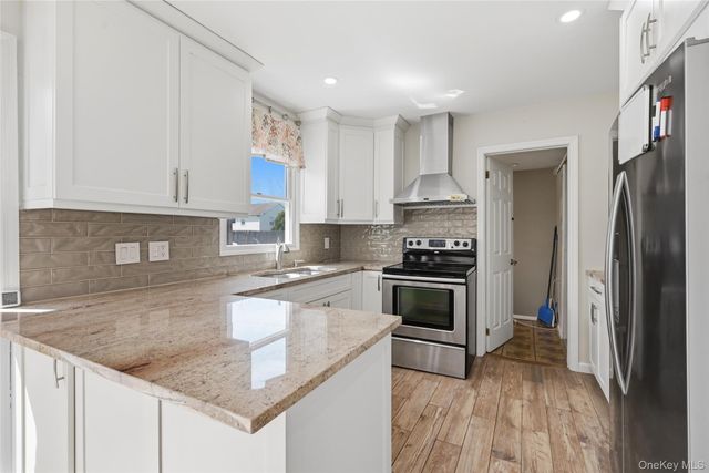 18 Marwood Place, Stony Brook, NY 11790