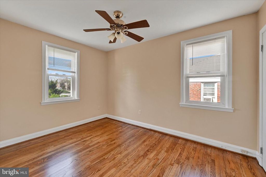 Image 14 of property listing at 2105 CLOVILLE AVE, Baltimore, MD 21214