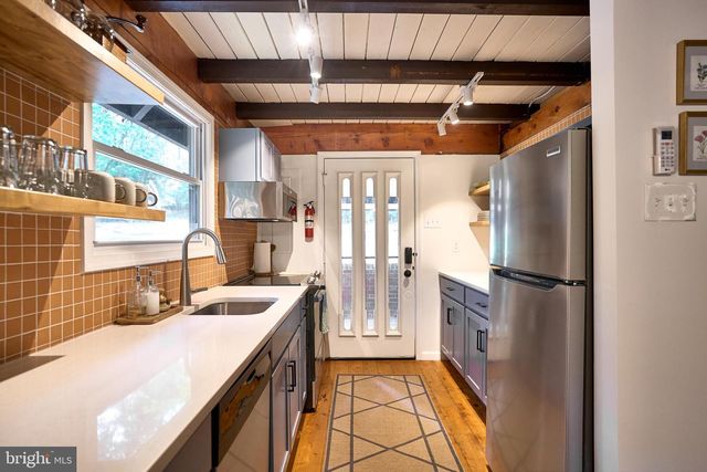 150 WHITE DOGWOOD PL, Harpers Ferry, WV 25425