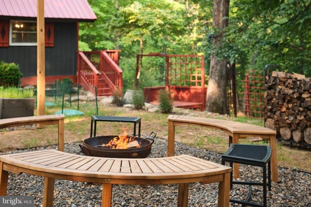 150 WHITE DOGWOOD PL, Harpers Ferry, WV 25425