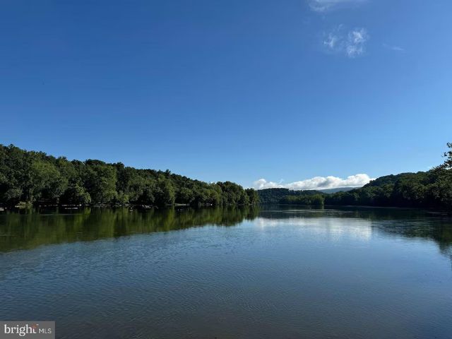 150 WHITE DOGWOOD PL, Harpers Ferry, WV 25425