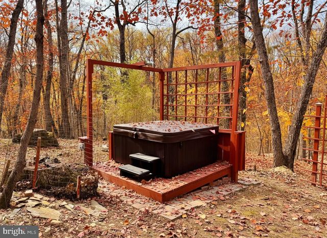 150 WHITE DOGWOOD PL, Harpers Ferry, WV 25425