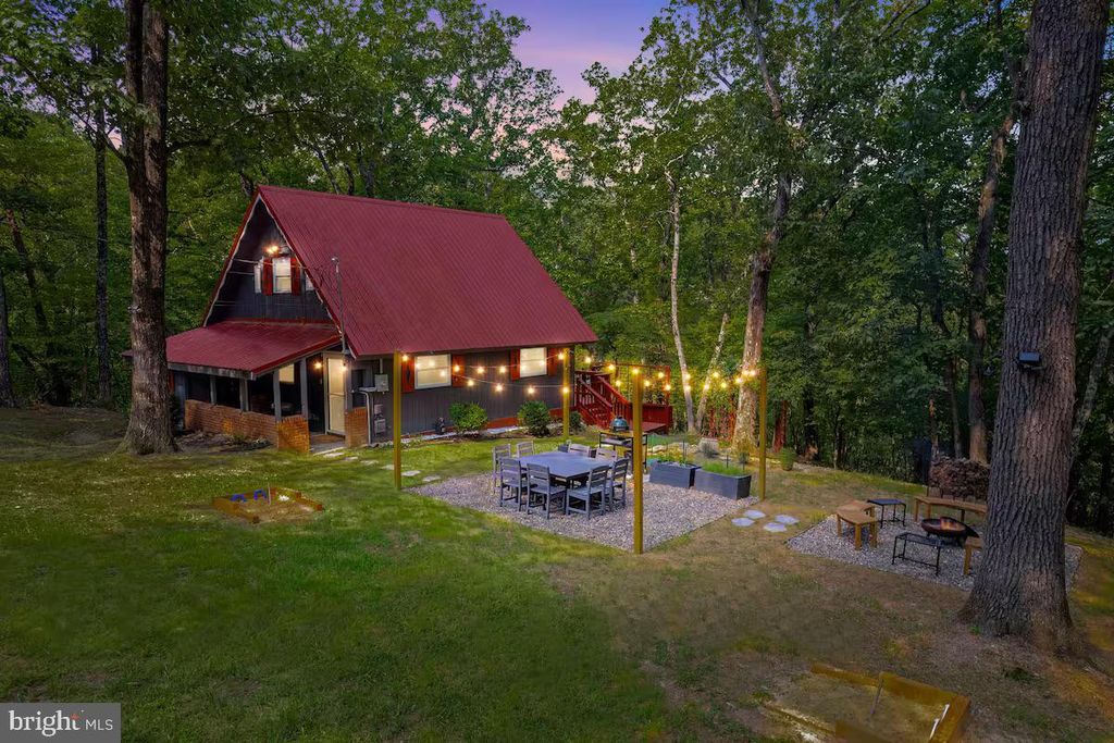 150 WHITE DOGWOOD PL, Harpers Ferry, WV 25425