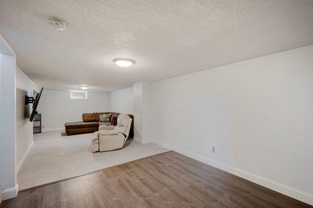 6082 Zealand Avenue N, New Hope, MN 55428