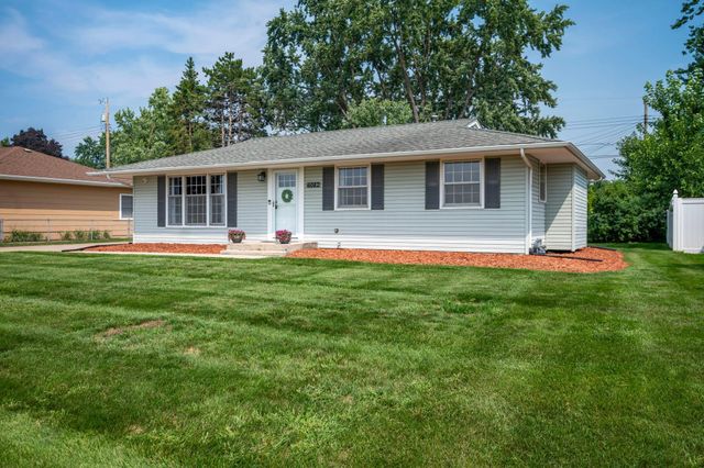 6082 Zealand Avenue N, New Hope, MN 55428