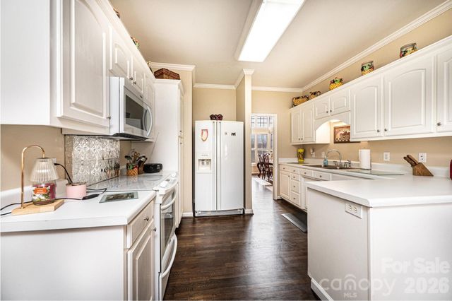 3992 Brickfield Street, Hickory, NC 28602