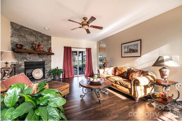 3992 Brickfield Street, Hickory, NC 28602