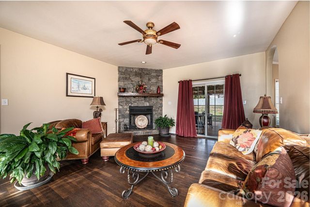 3992 Brickfield Street, Hickory, NC 28602