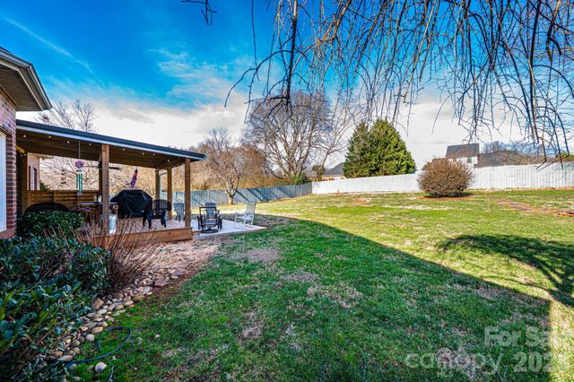 3992 Brickfield Street, Hickory, NC 28602