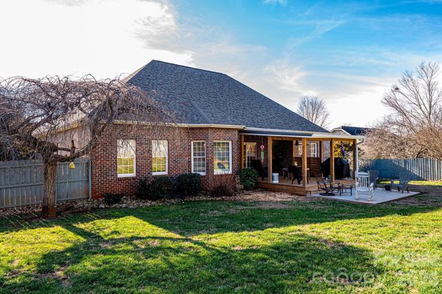 3992 Brickfield Street, Hickory, NC 28602