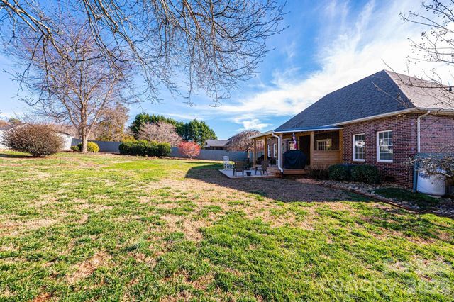 3992 Brickfield Street, Hickory, NC 28602