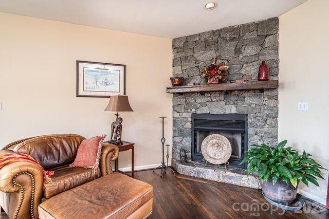 3992 Brickfield Street, Hickory, NC 28602