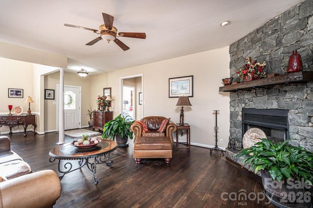 3992 Brickfield Street, Hickory, NC 28602