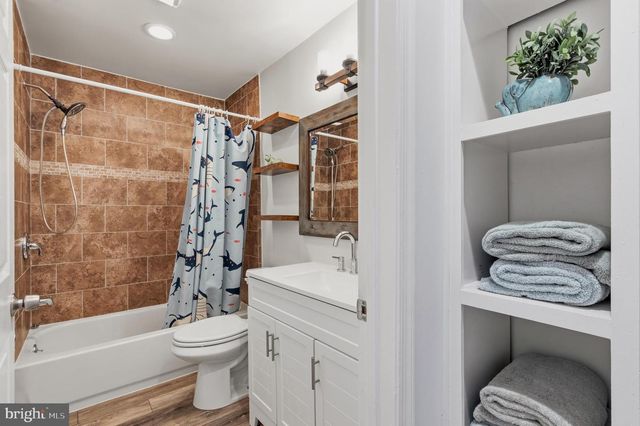 4106 FERN ST, Fairfax, VA 22030