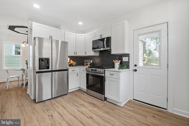 27 GLENWOOD AVE, Baltimore, MD 21228