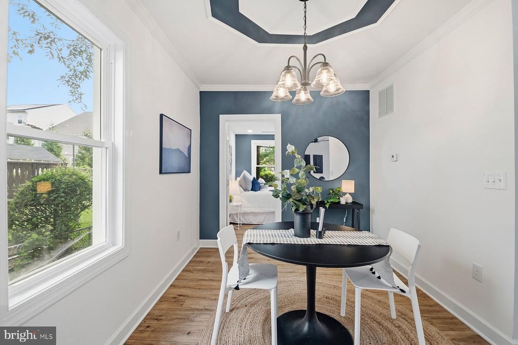 Image 12 of property listing at 27 GLENWOOD AVE, Baltimore, MD 21228