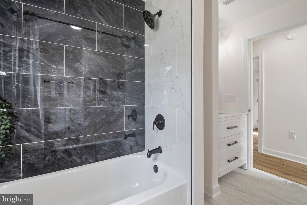 Image 22 of property listing at 27 GLENWOOD AVE, Baltimore, MD 21228