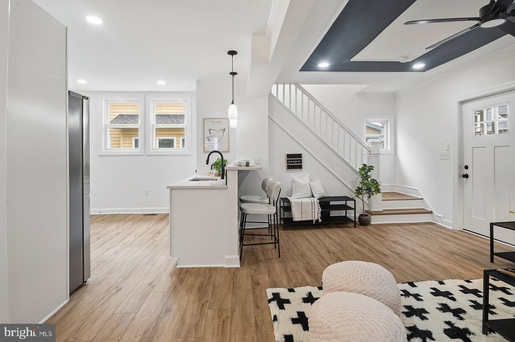 Image 8 of property listing at 27 GLENWOOD AVE, Baltimore, MD 21228